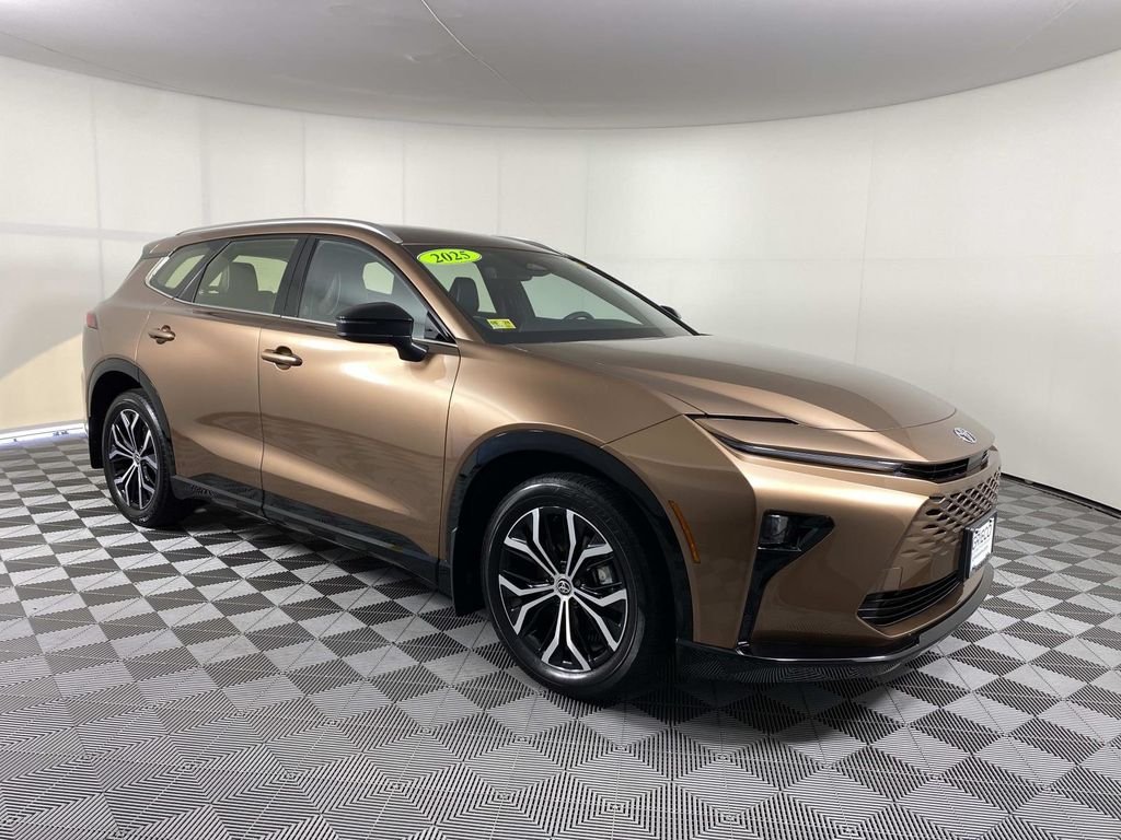Used 2025 Brown Toyota XLE image 1