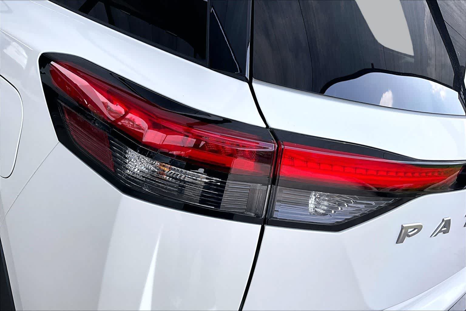 Used 2022 Pearl White Tricoat Nissan SV image 28