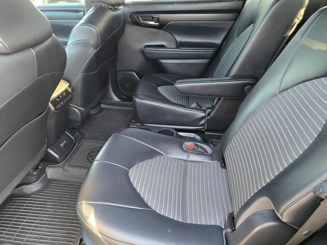 Used 2022  Toyota XSE image 12