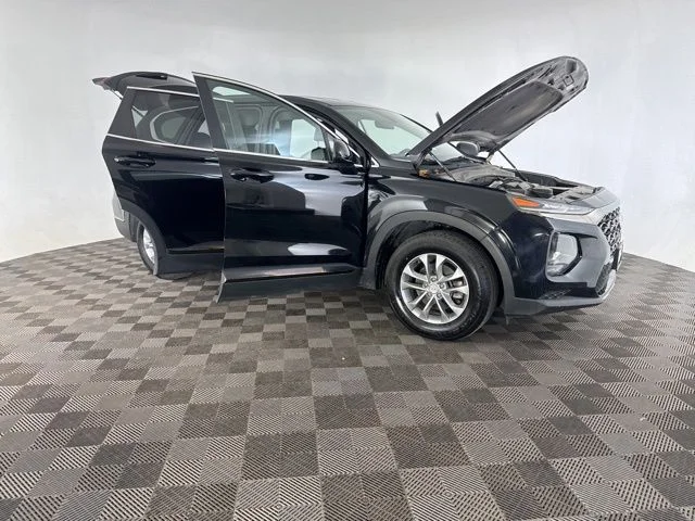 Used 2019 Black Hyundai SE image 14