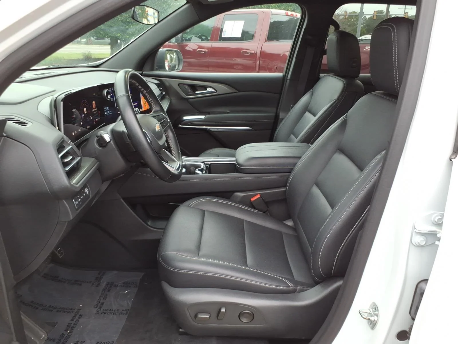 Used 2025 Summit White Chevrolet AWD LT image 10