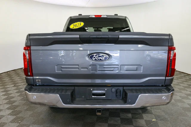 Used 2025 Gray Ford XLT image 10