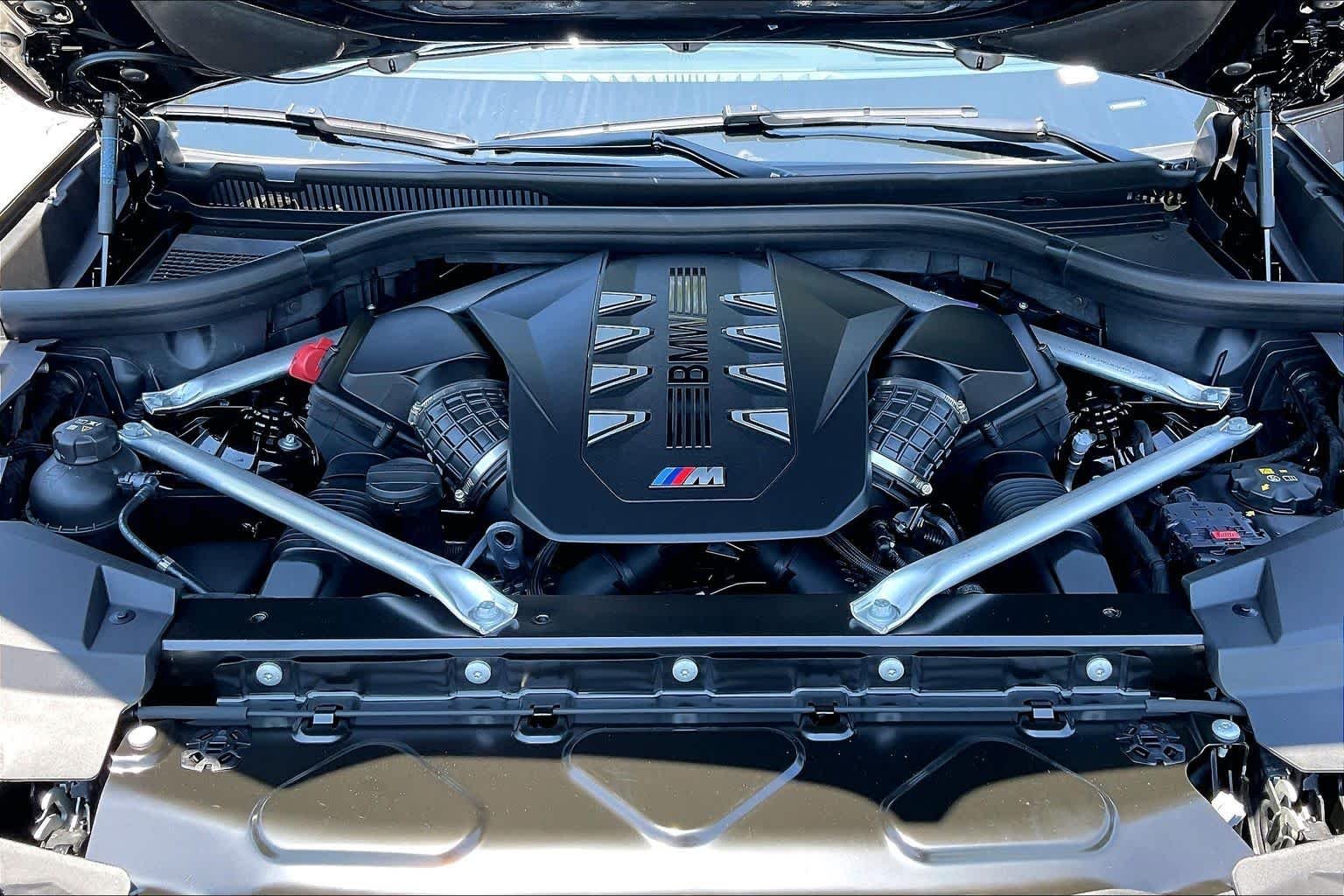 Used 2027 Black Sapphire Metallic BMW M60i image 16