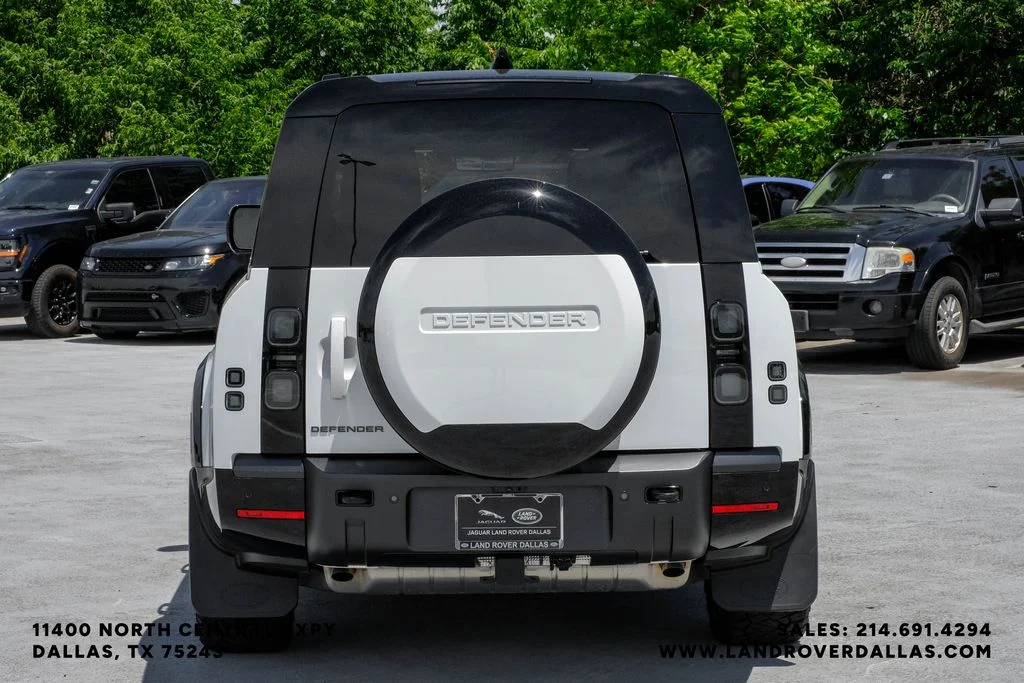 New 2026 Fuji White Land Rover X-Dynamic SE image 7