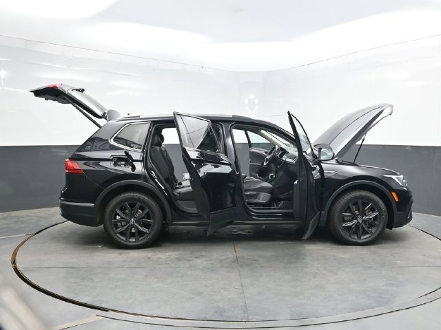 Used 2024 Black Volkswagen 2.0T SE image 60