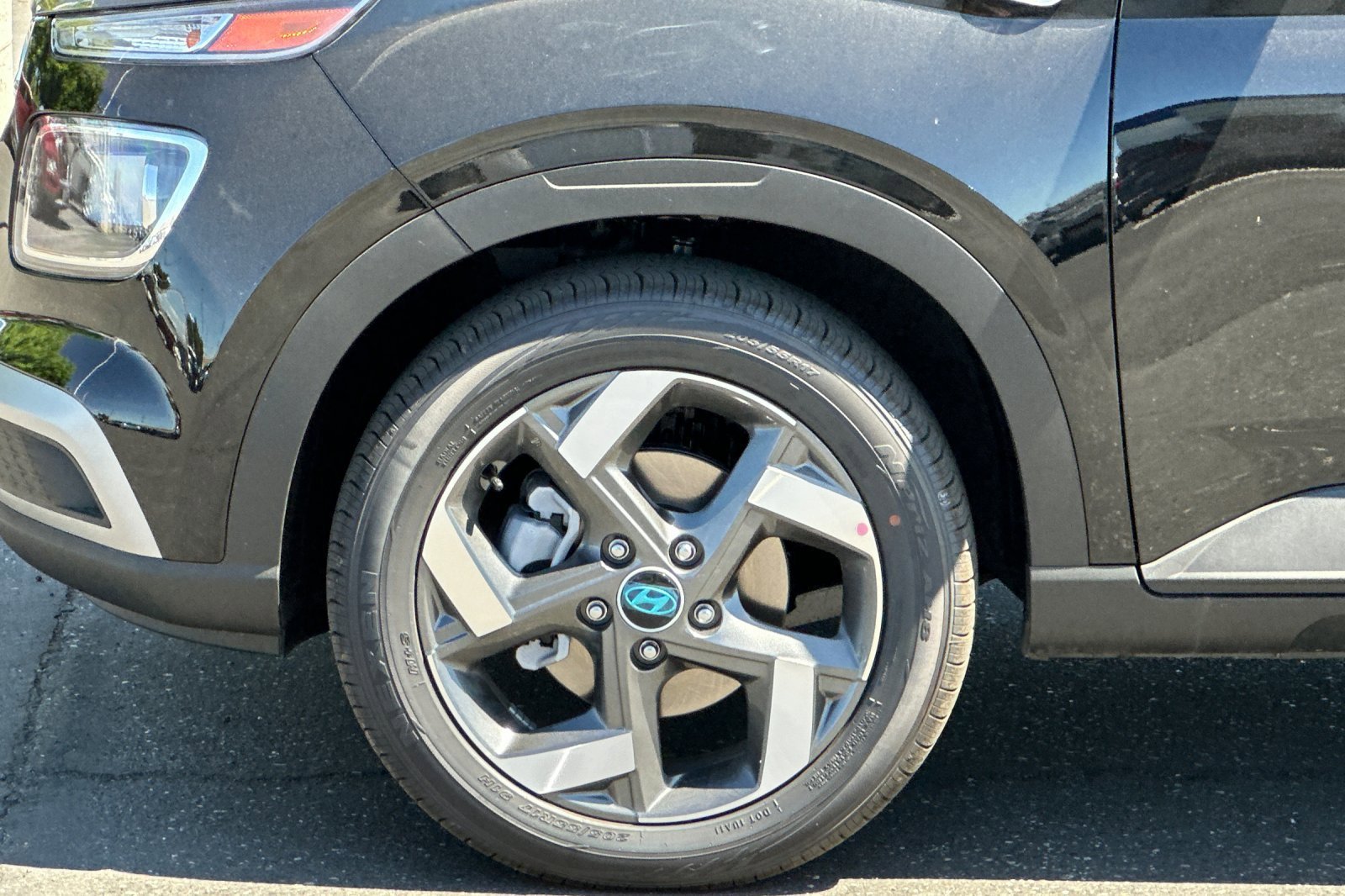 New 2026 Onyx Black Hyundai SEL image 25