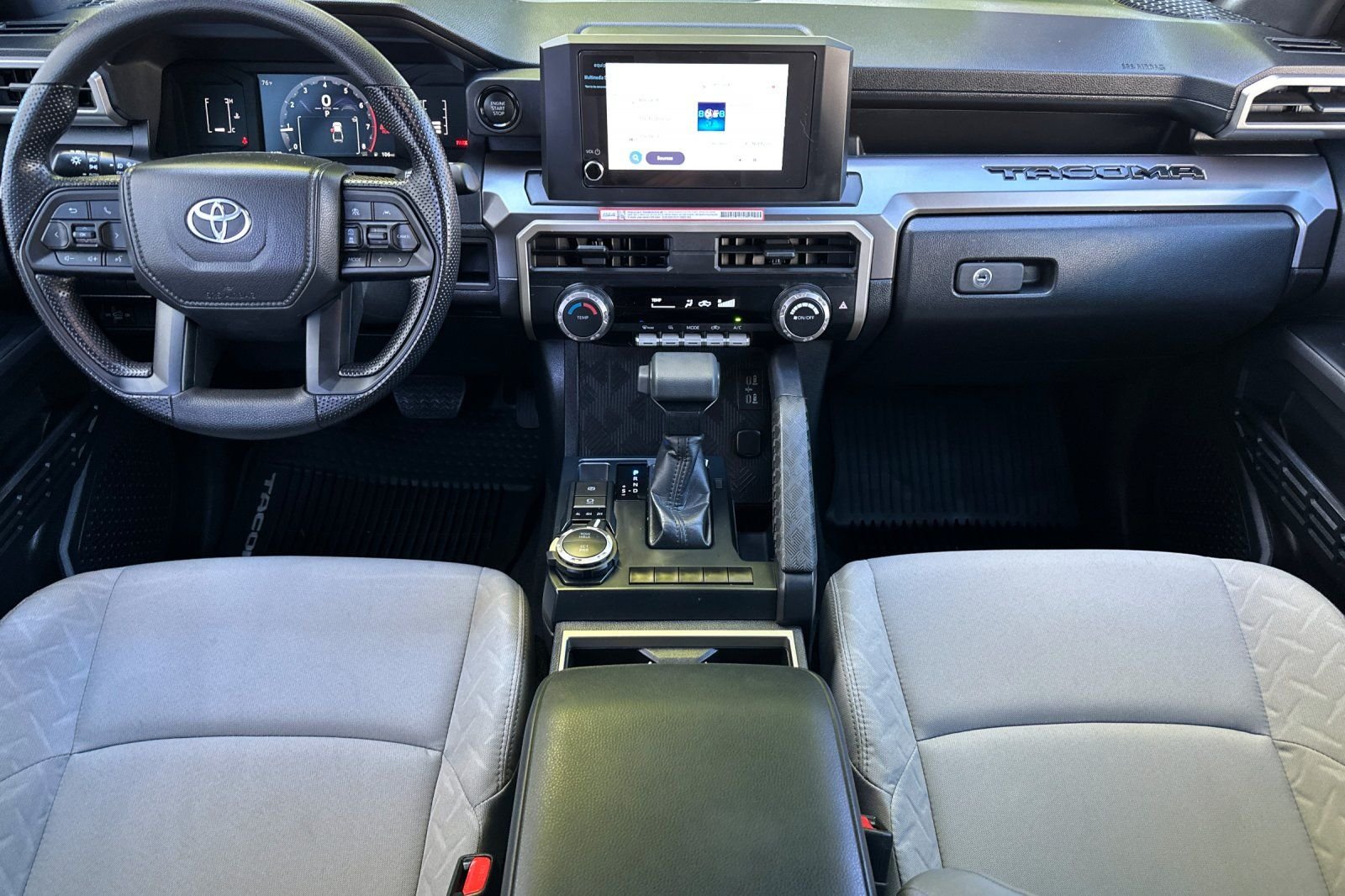 Used 2025  Toyota SR5 image 13