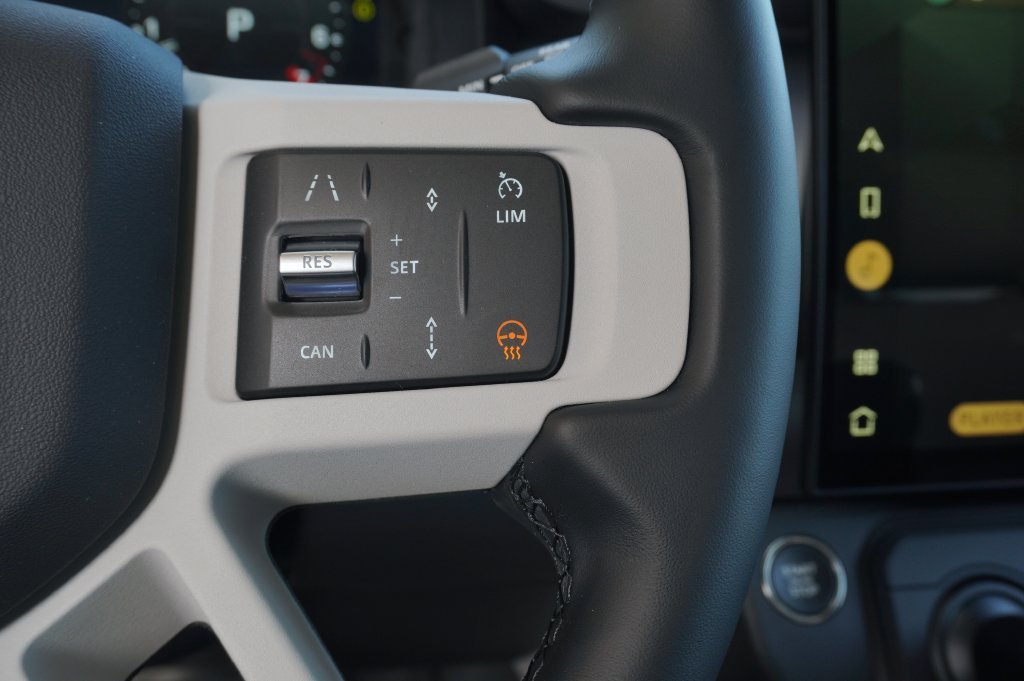 New 2026 Carpathian Grey Land Rover X-Dynamic SE image 17