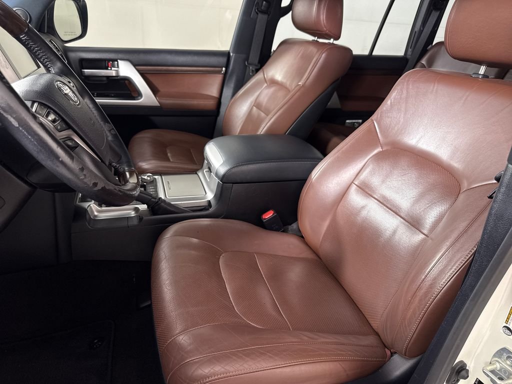 2019 Toyota Land Cruiser Base - Photo 10