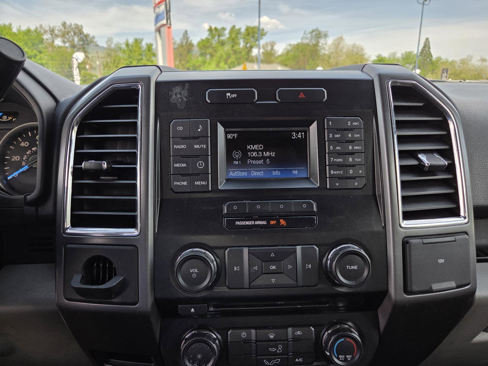 Used 2015  Ford  image 25