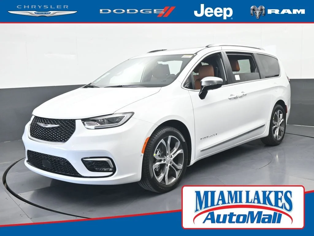 2026 Chrysler Pacifica Pinnacle's photo
