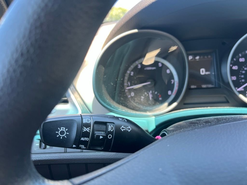 Used 2017 White Hyundai 2.4 image 14