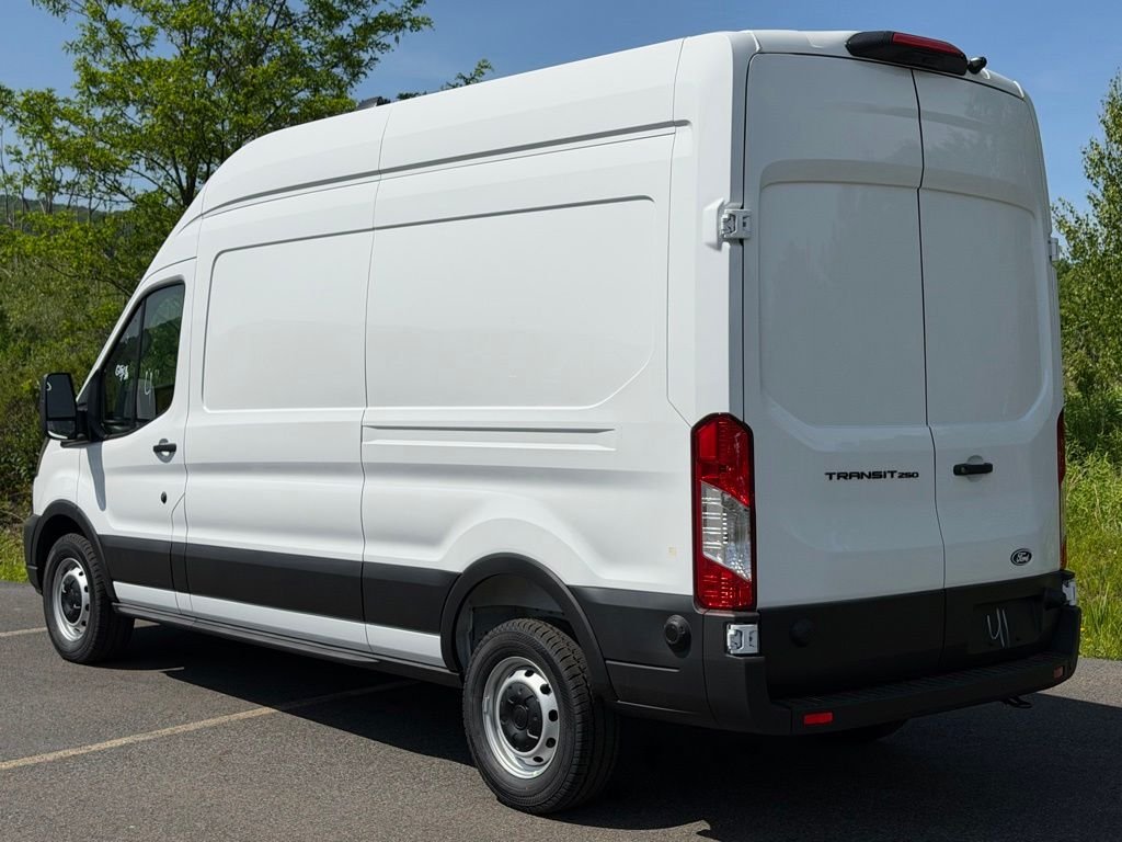 New 2026 Oxford White Ford Cargo Van image 21