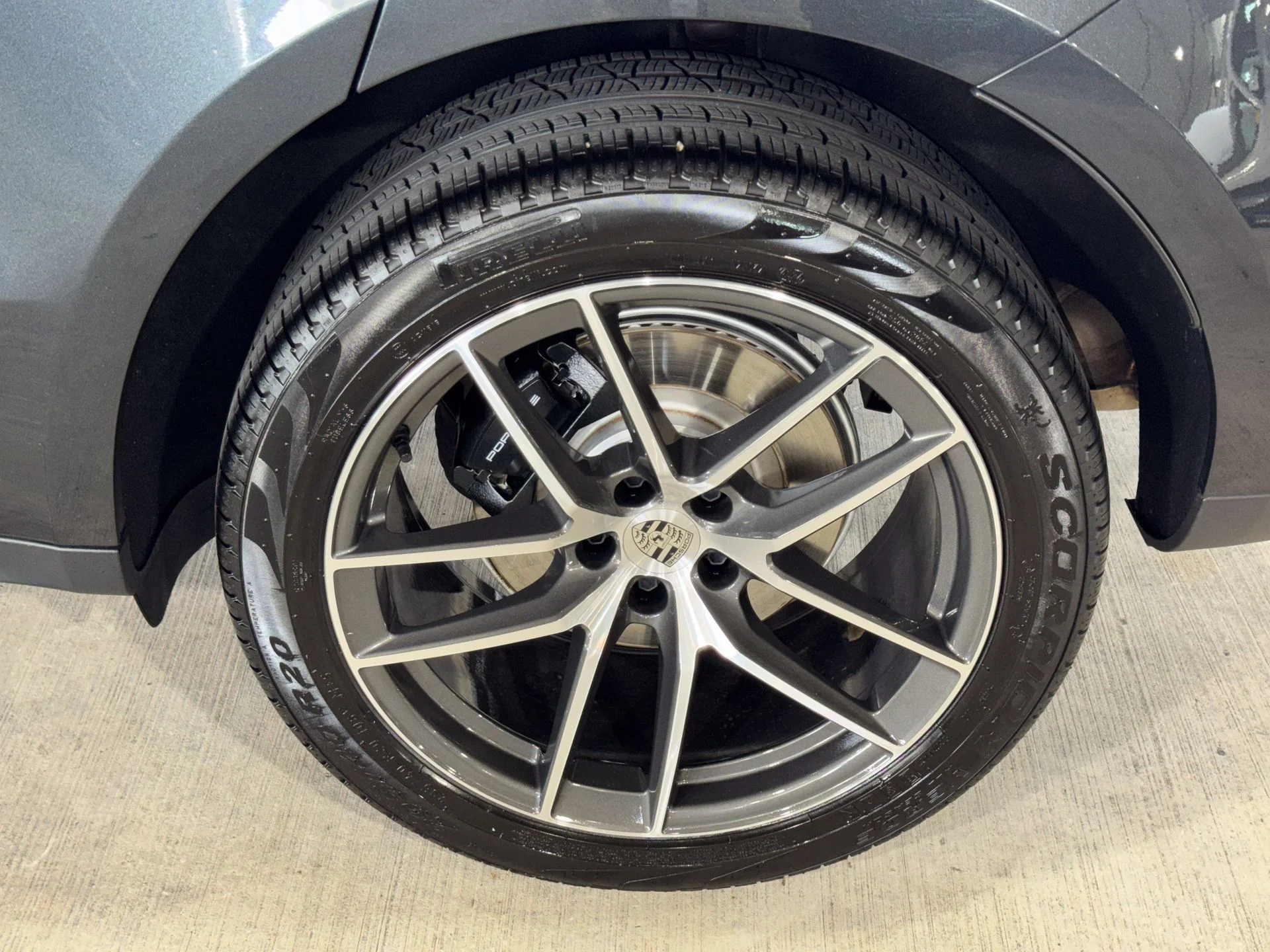 Used 2025  Porsche T image 37