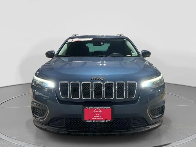 Used 2021 Blue Jeep Latitude image 9