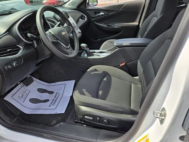 Used 2022 White Chevrolet LT image 10