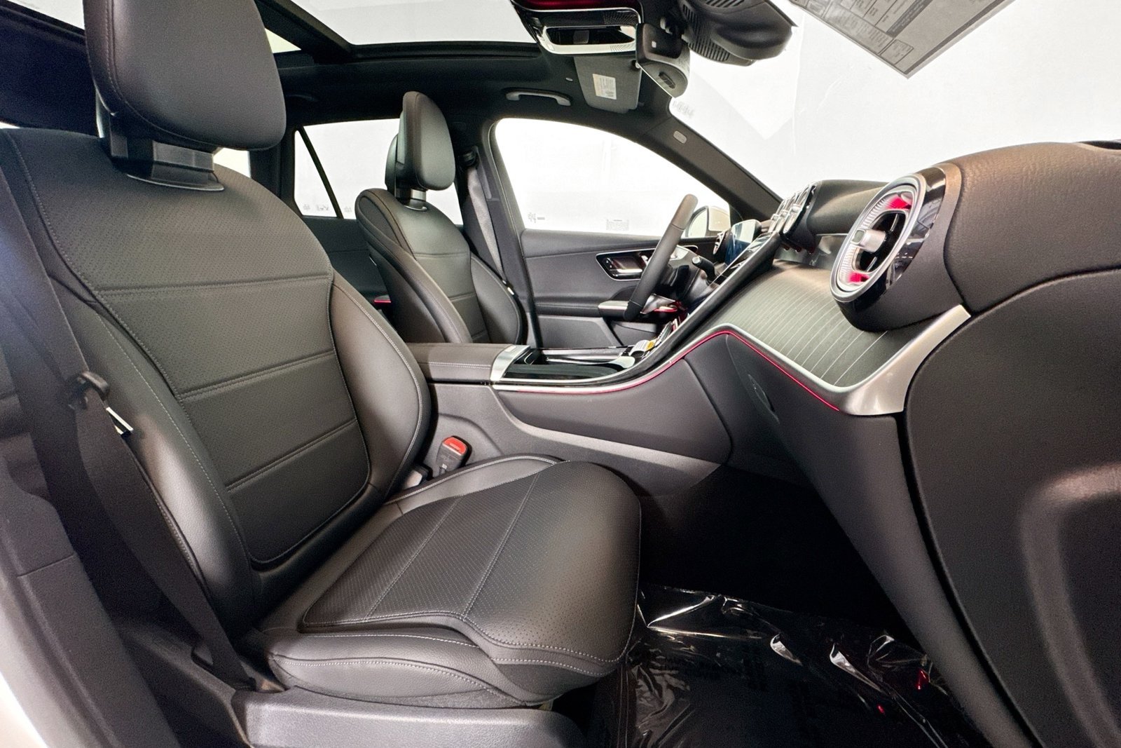 New 2026 Polar White Mercedes-Benz GLC 300 image 26