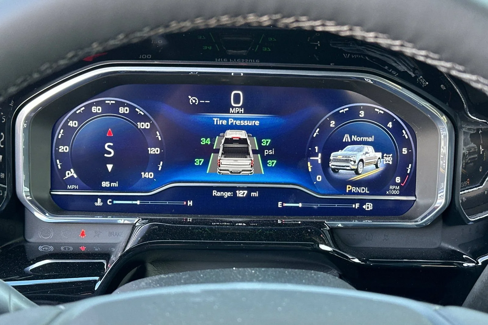 New 2025 Summit White Chevrolet LT (2FL) image 21