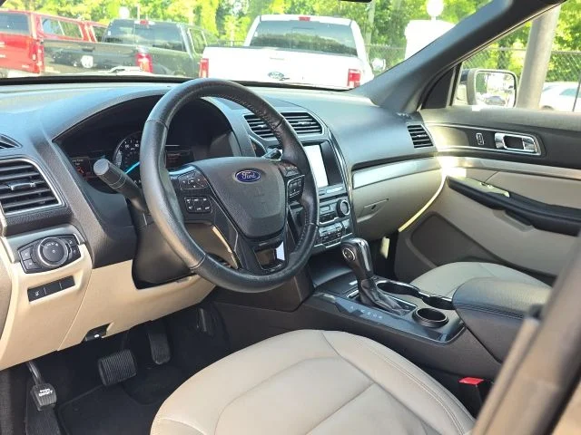 Used 2018 Gray Ford XLT image 26