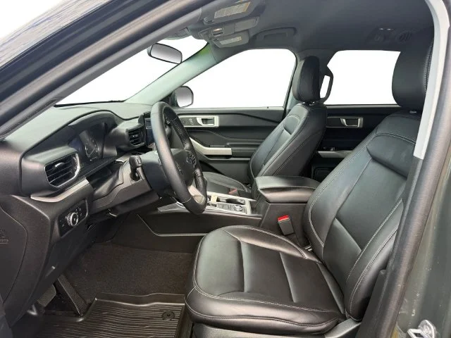 Used 2023 Green Ford XLT image 10
