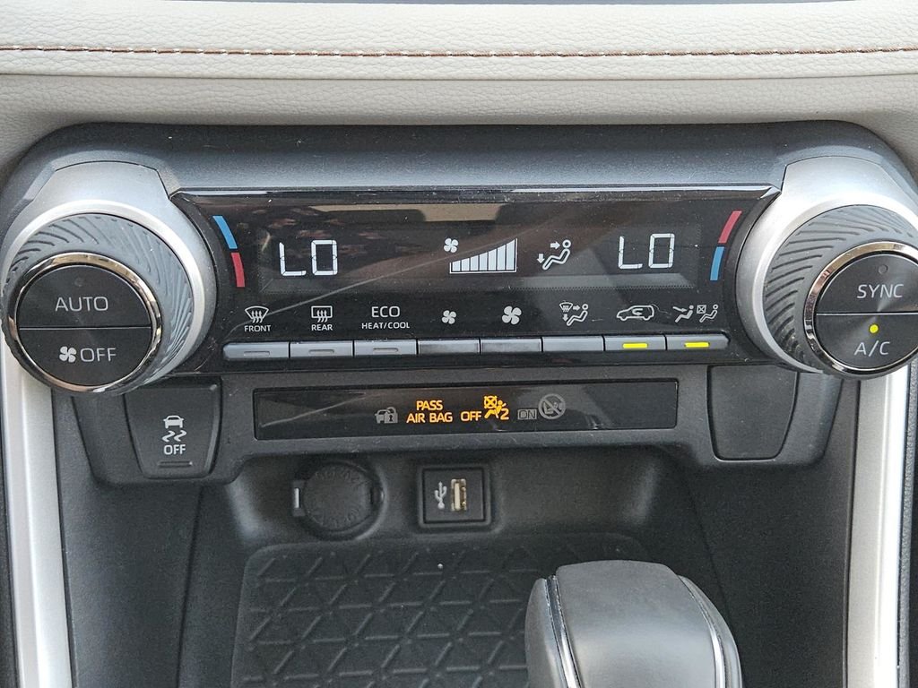 Used 2023 Silver Toyota XLE Premium image 27
