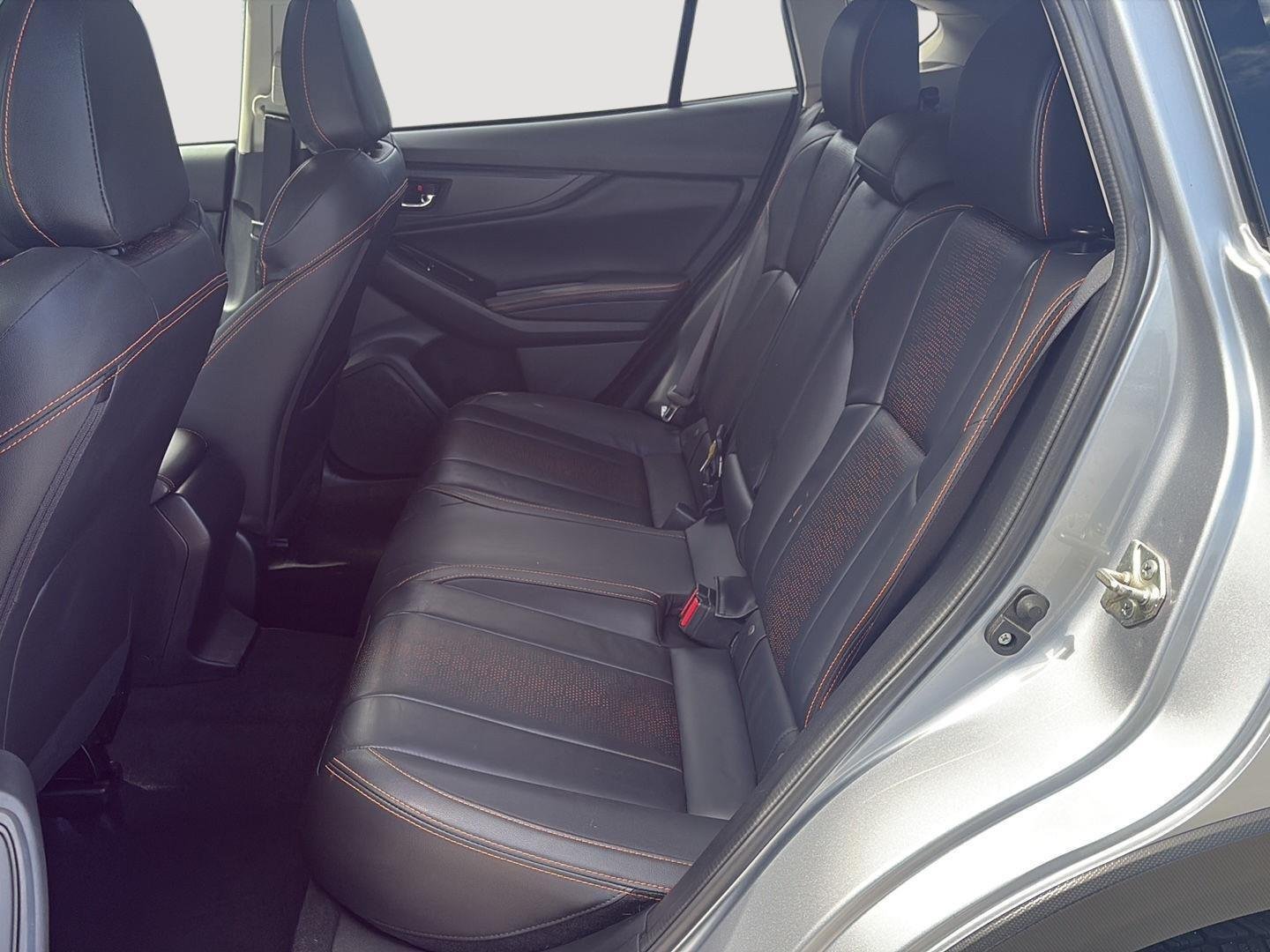 Used 2022 Ice Silver Metallic Subaru Limited image 9