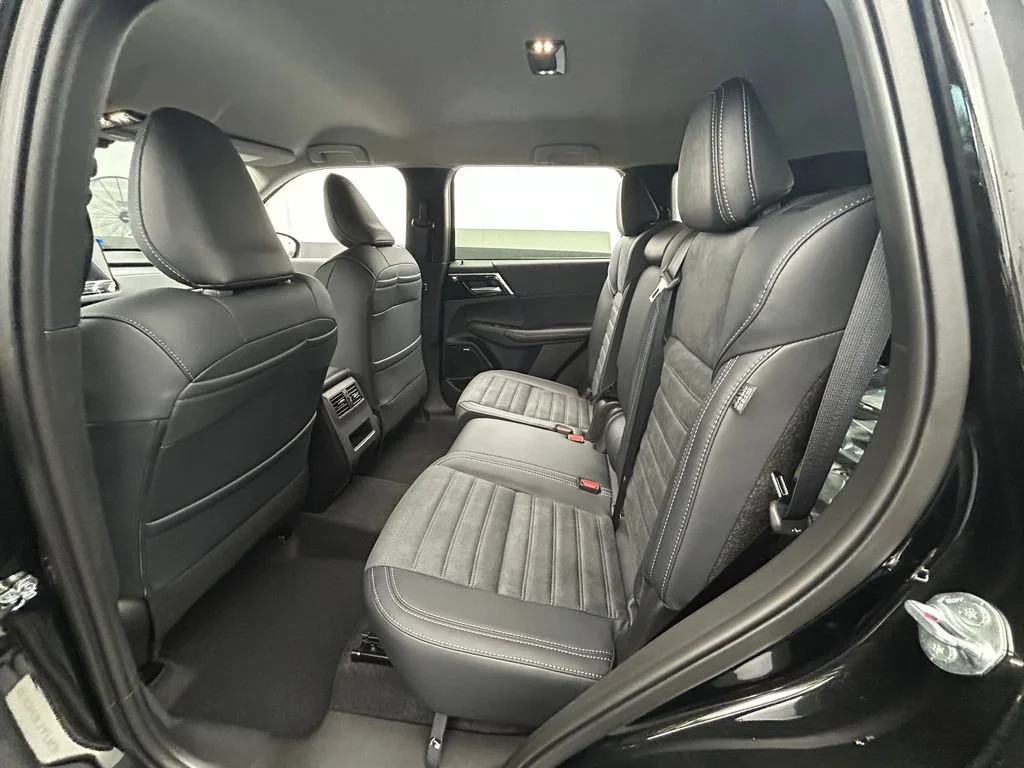 2026 Mitsubishi Outlander SE - Photo 24