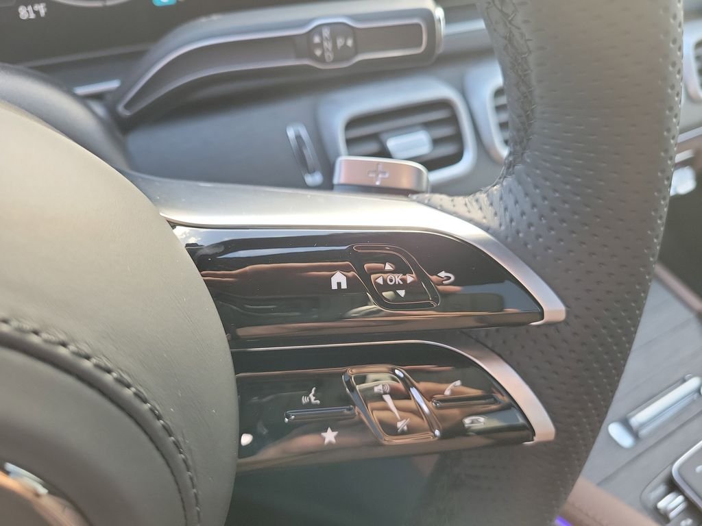 New 2026 MANUFAKTUR Ireland Mid Green Metallic Mercedes-Benz GLS 450 image 30