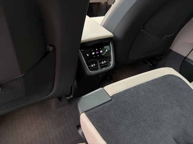 2025 Volvo EX90 Ultra - Photo 9