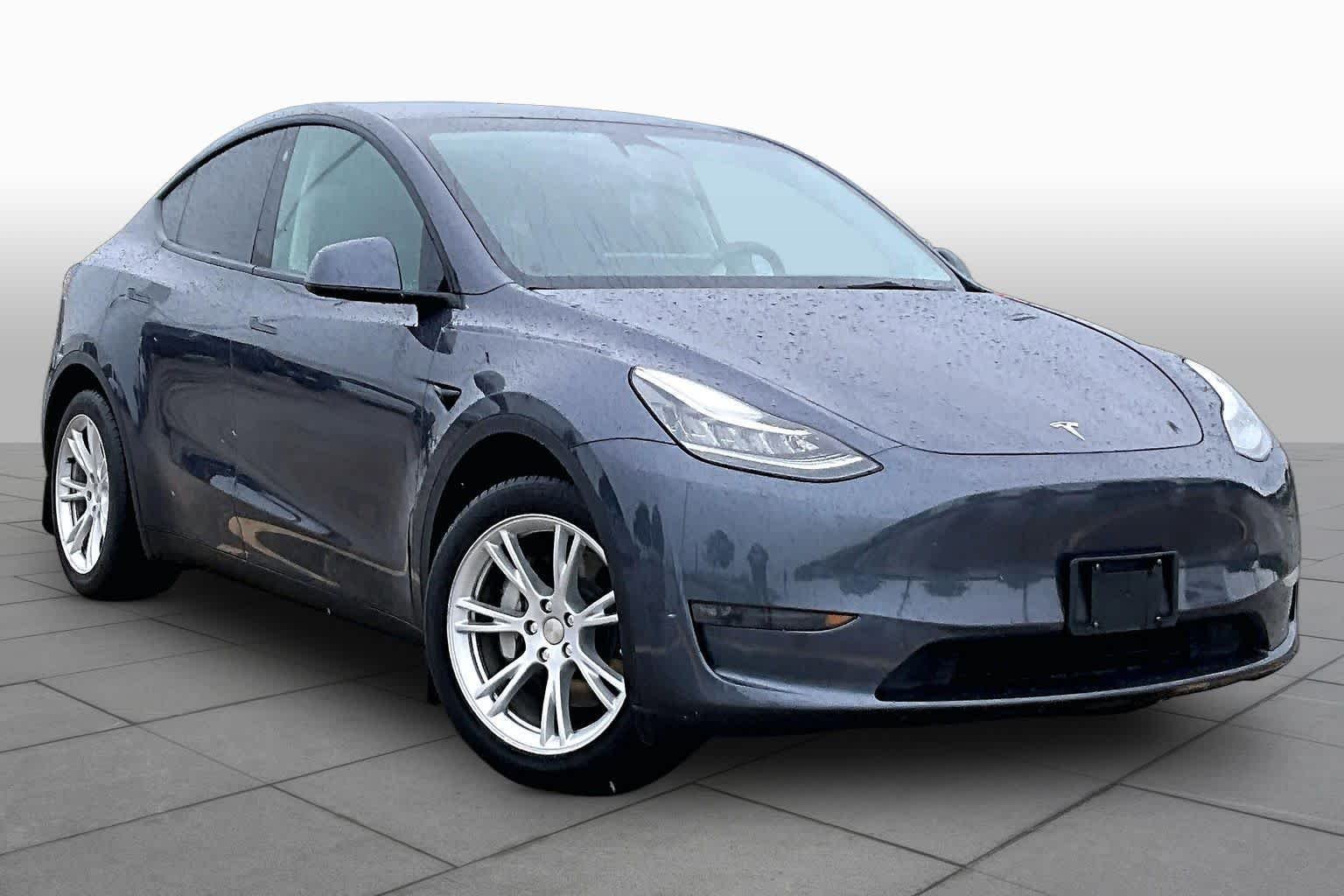 Used 2023 Midnight Silver Metallic Tesla Long Range image 2