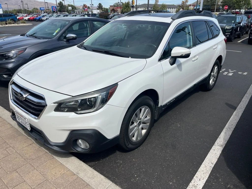 Used 2019 Crystal White Pearl Subaru 2.5i Premium image 2