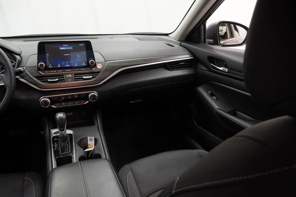 Used 2025 Black Nissan 2.5 SV image 23