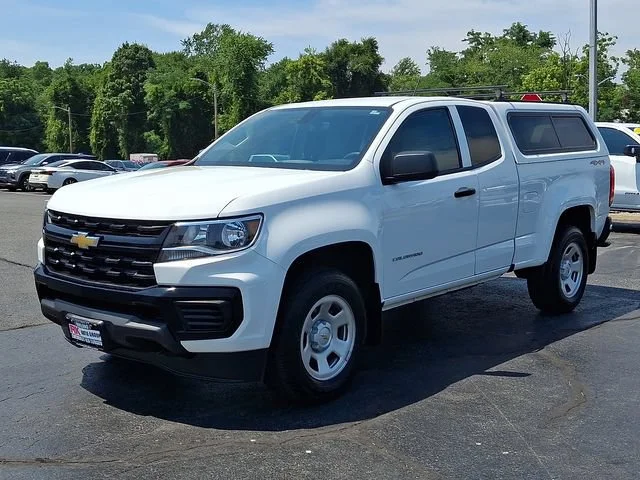 Used 2022 Summit White Chevrolet WT image 4