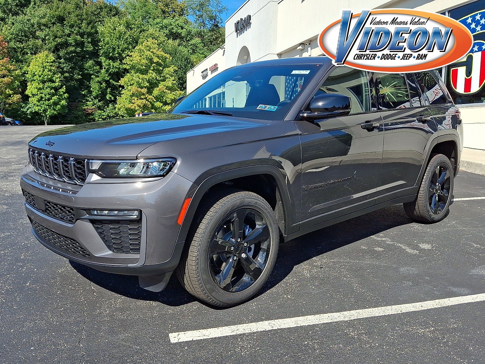 New 2026 Baltic Gray Metallic Clear-Coat Exterior Paint Jeep Limited image 1