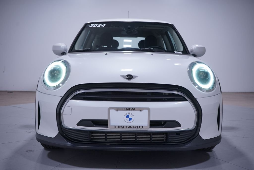 Certified Used 2024 White Metallic MINI Classic image 4
