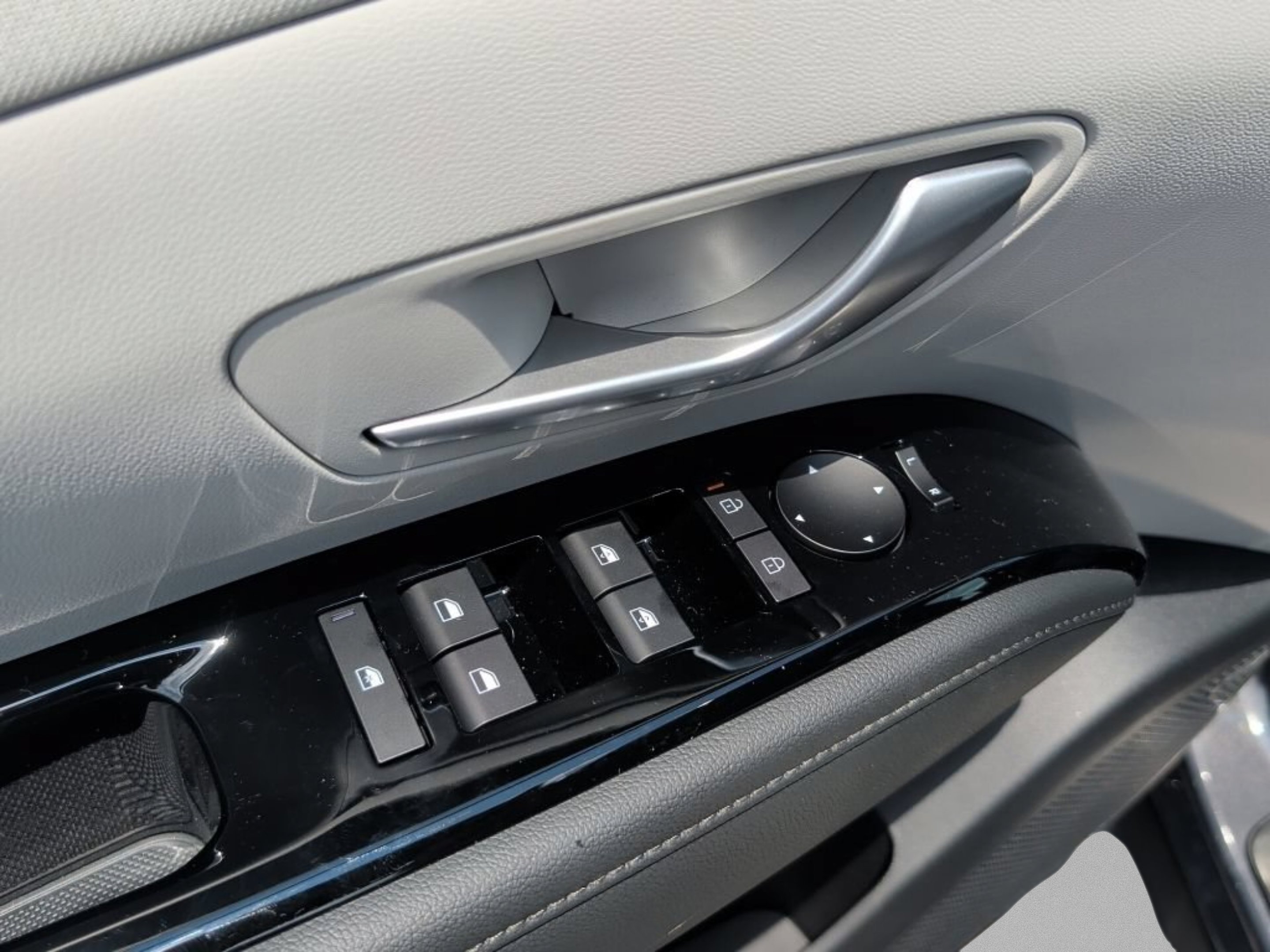 New 2026 Ecotronic Gray Hyundai Limited image 26