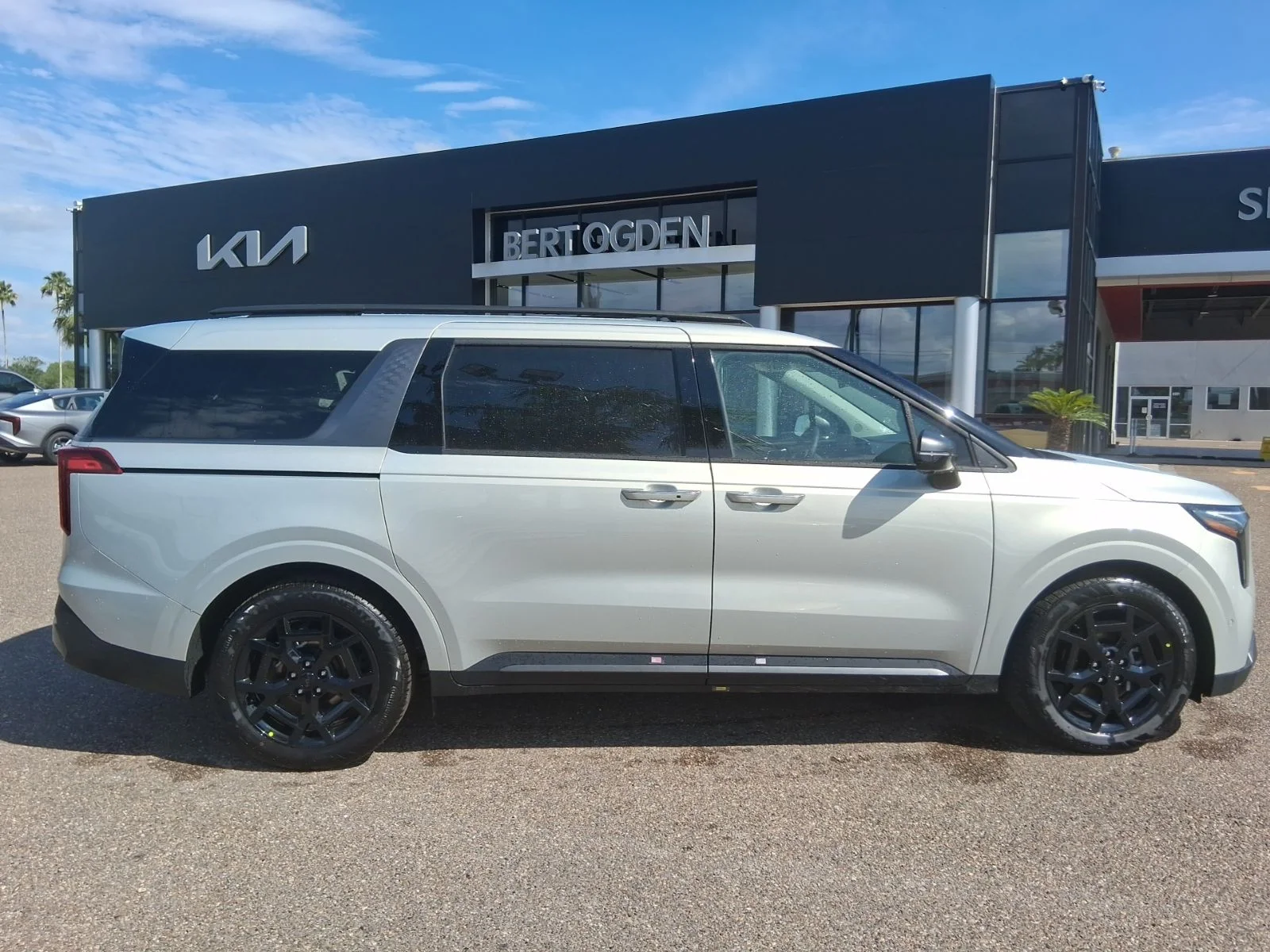 New 2026 White Kia SX image 3