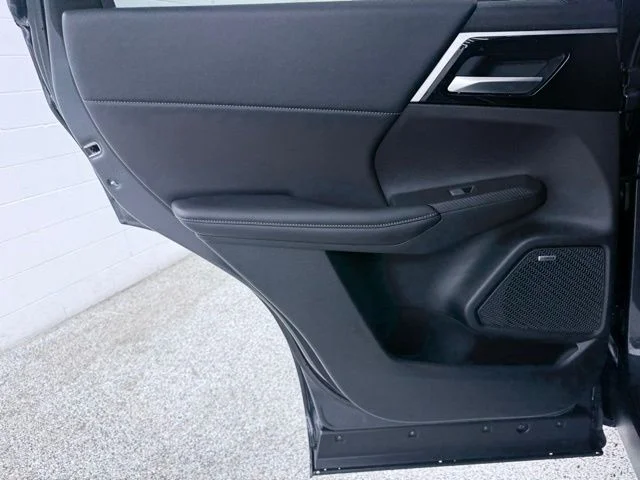 New 2026 Gray Mitsubishi LE image 22
