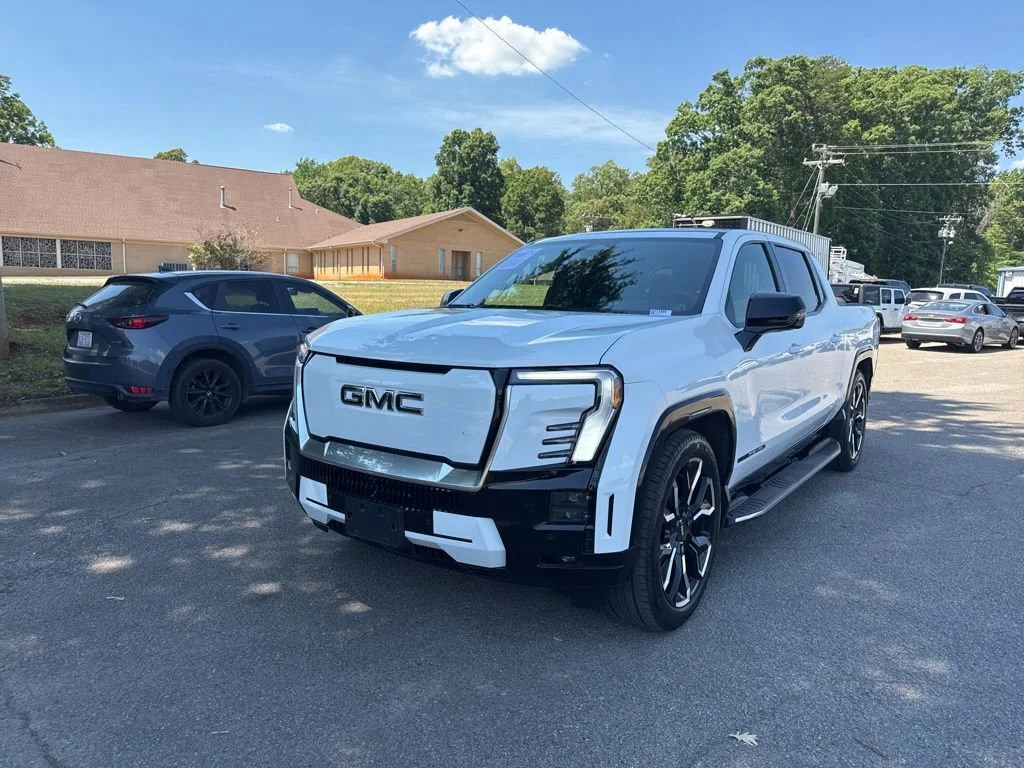 Summit White 2025 GMC Sierra EV Denali Crew Cab (Extended Range) e4WD Pickup Truck All-Wheel Drive