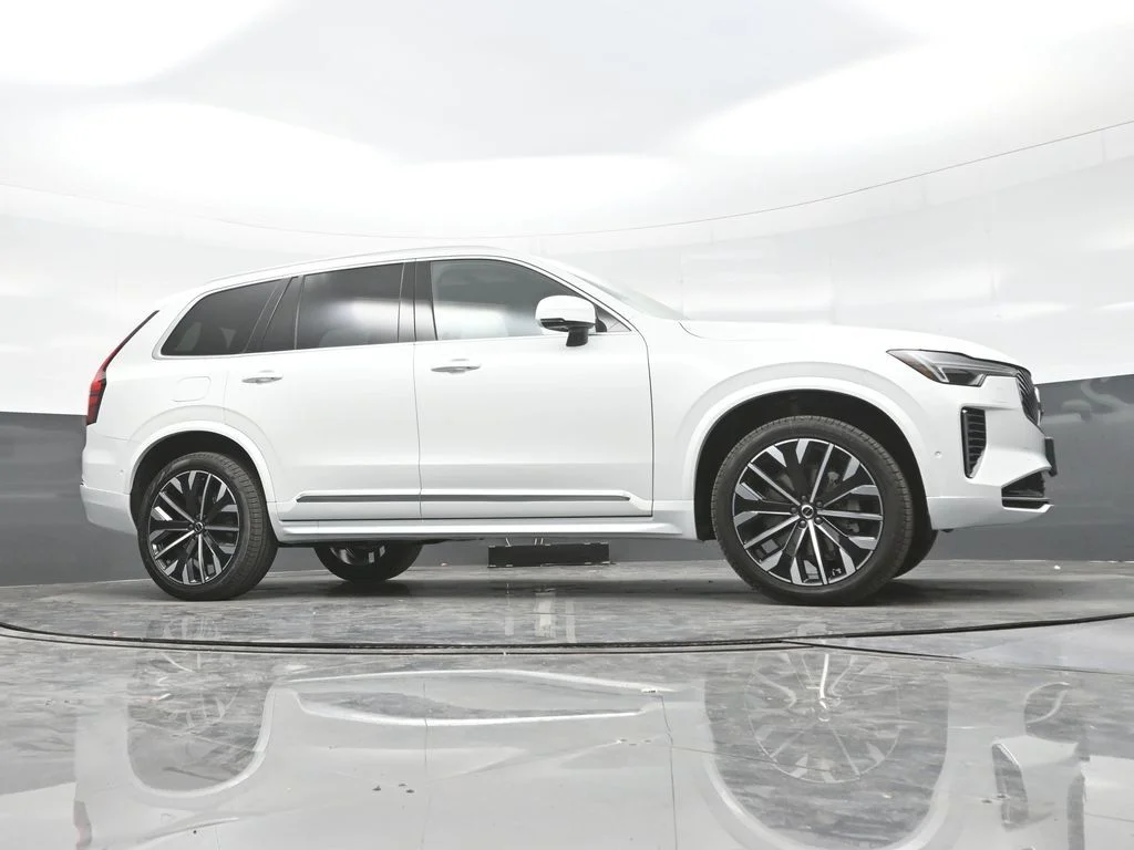 New 2026 Crystal White Volvo Plus image 36