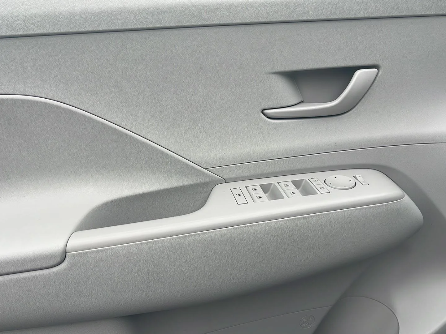 Used 2024 Atlas White Hyundai SEL image 23
