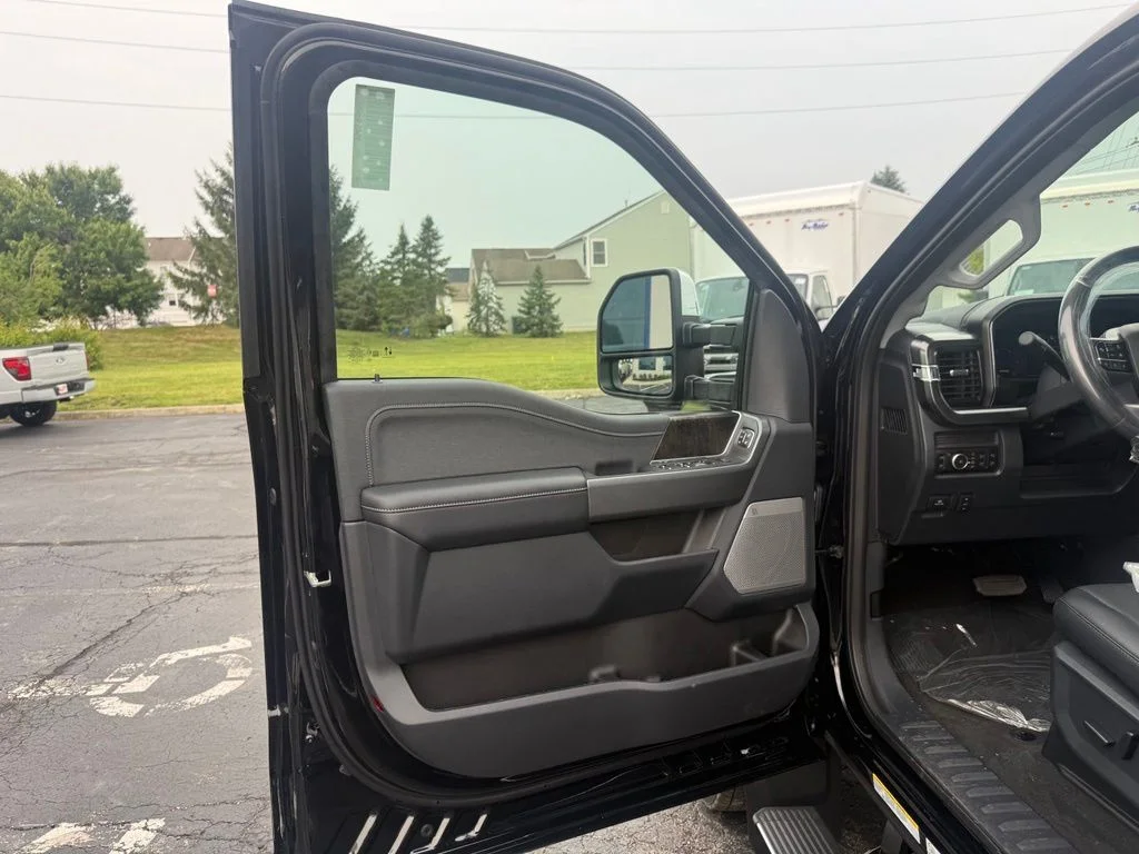 New 2026 Agate Black Metallic Ford F-450® Lariat® image 18