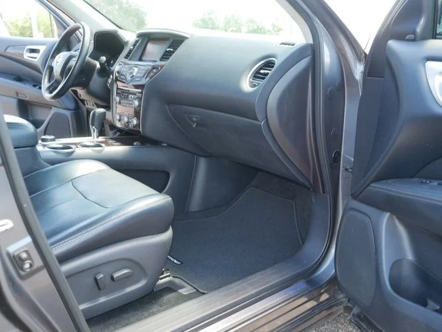 Used 2015 Gray Nissan SL image 21