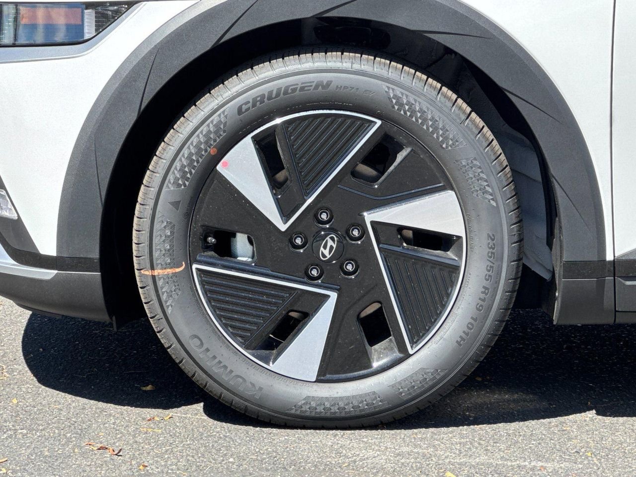 New 2027 White Hyundai SEL image 25