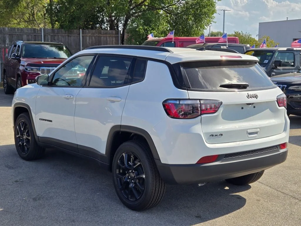 New 2026 Bright White Clearcoat Jeep Latitude image 14