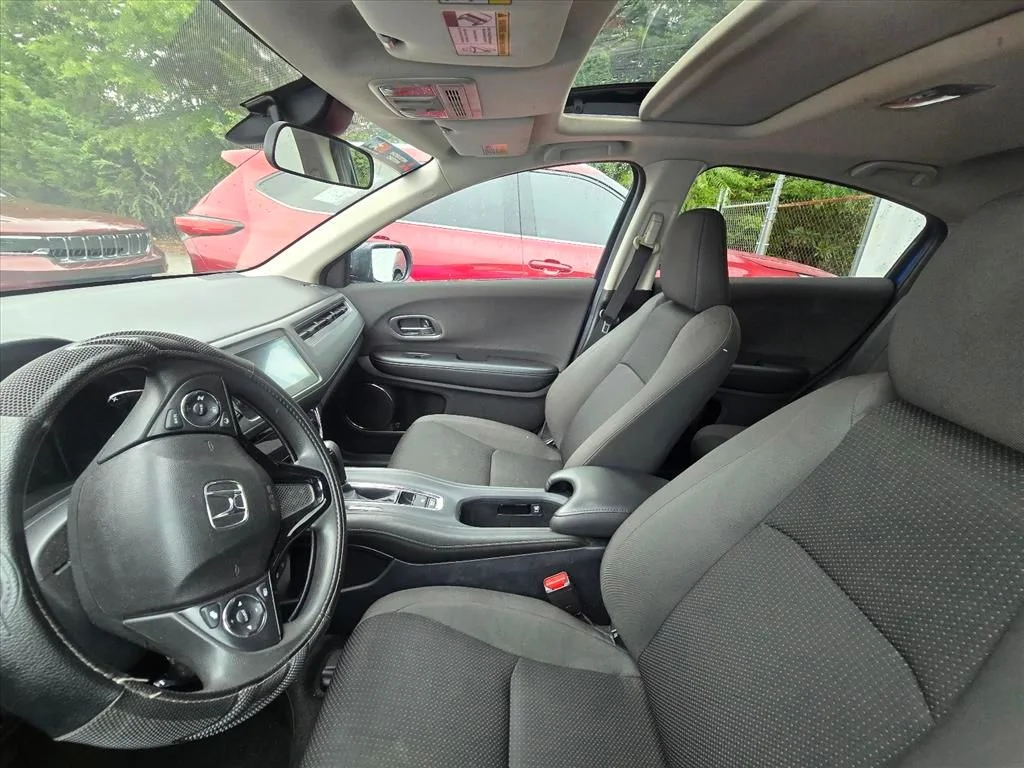 Used 2021 Silver Honda EX image 4