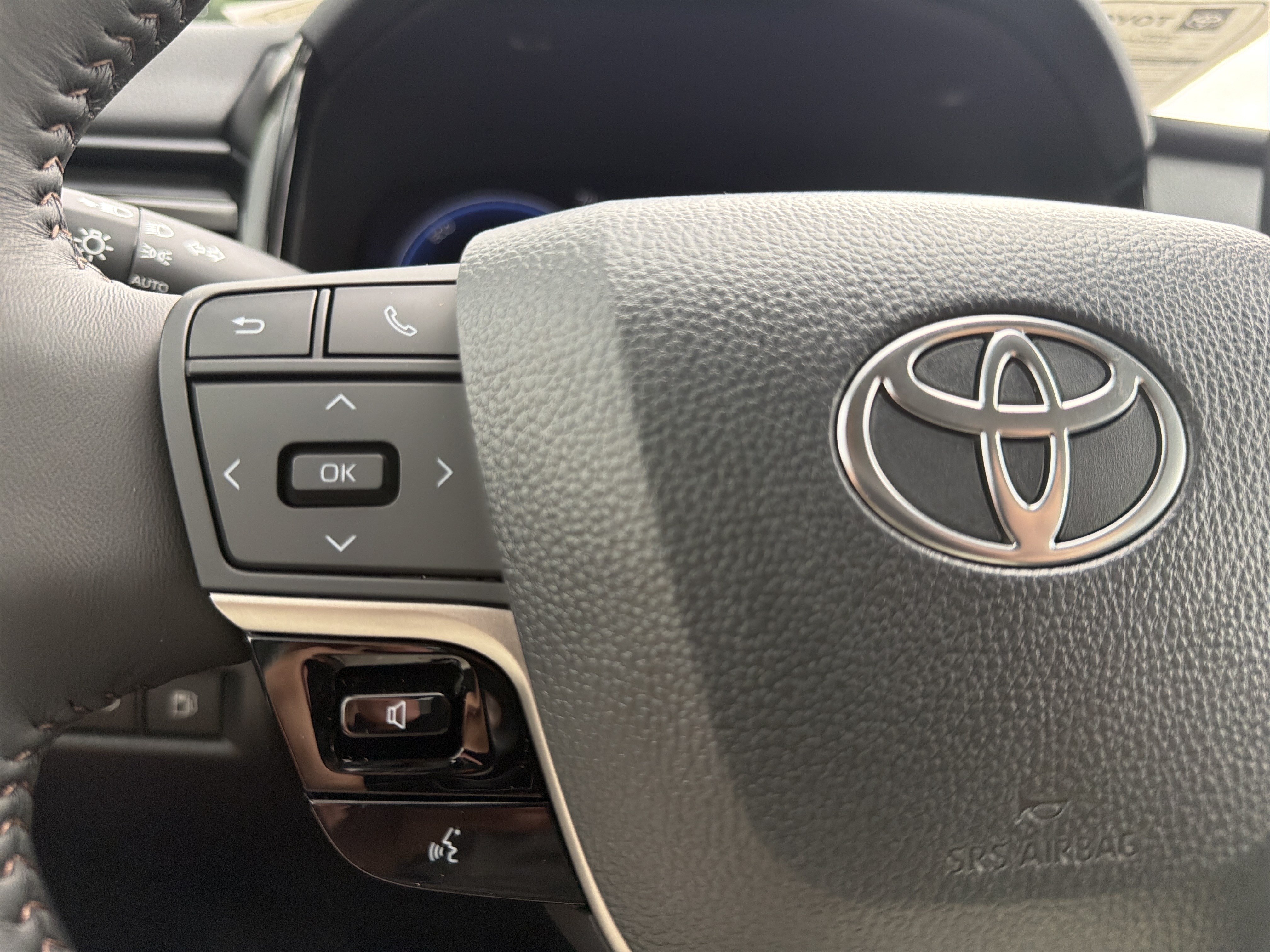 New 2026 Midnight Black Metallic Toyota XLE image 26