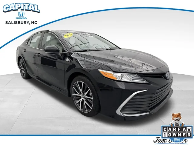 2022 Toyota Camry Hybrid XLE