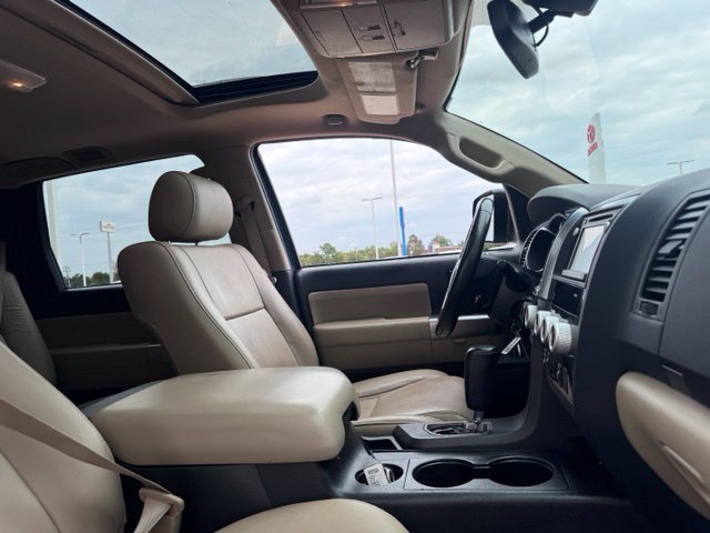 Used 2018 Blue Toyota SR5 image 29