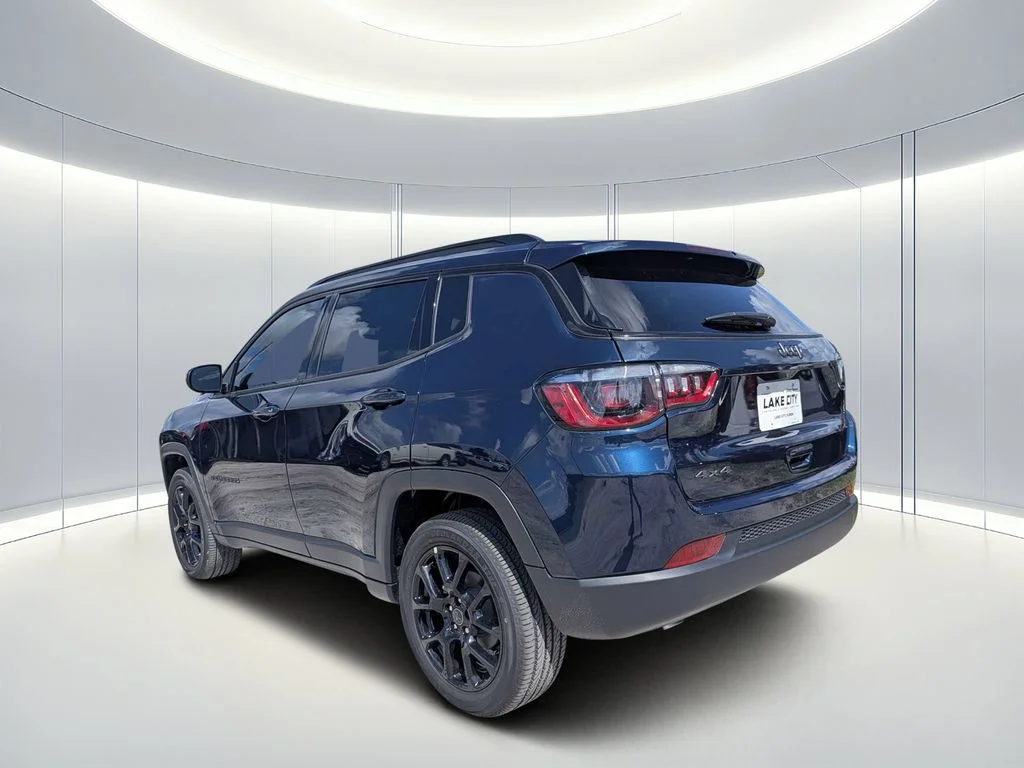 New 2026 Fathom Blue Pearl Coat Jeep Latitude image 5